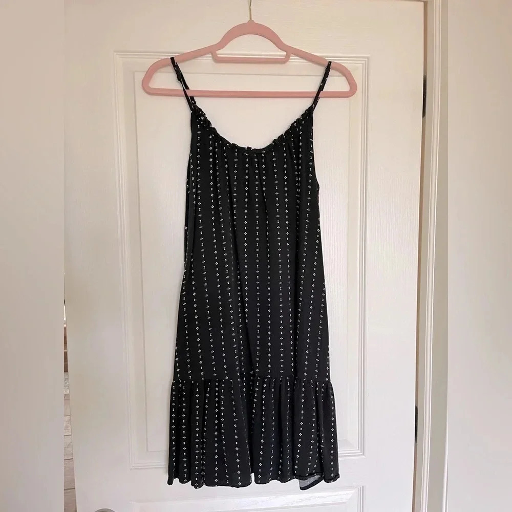 Melrose & Market black and white tank swing dress with ruffle detail - Picture 2 of 4